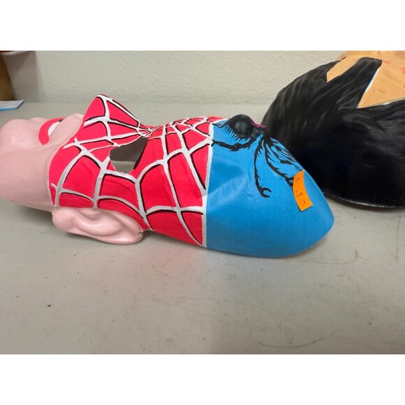 Lot of 2 Vintage Scary Halloween Dracula & Spiderman Mask Plastic elastic string - Picture 5 of 12